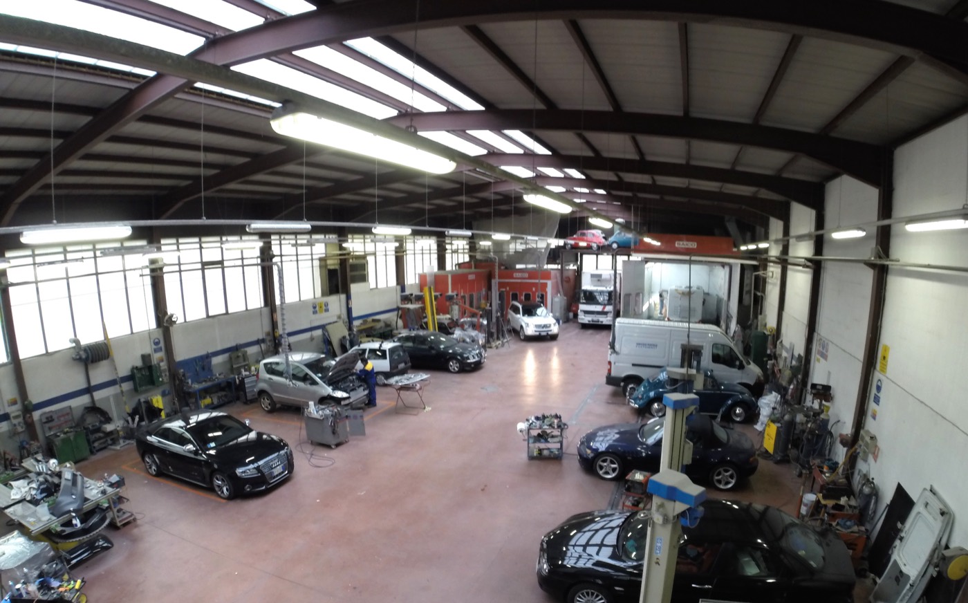 Reparto riparazioni della Carrozzeria Pallanch