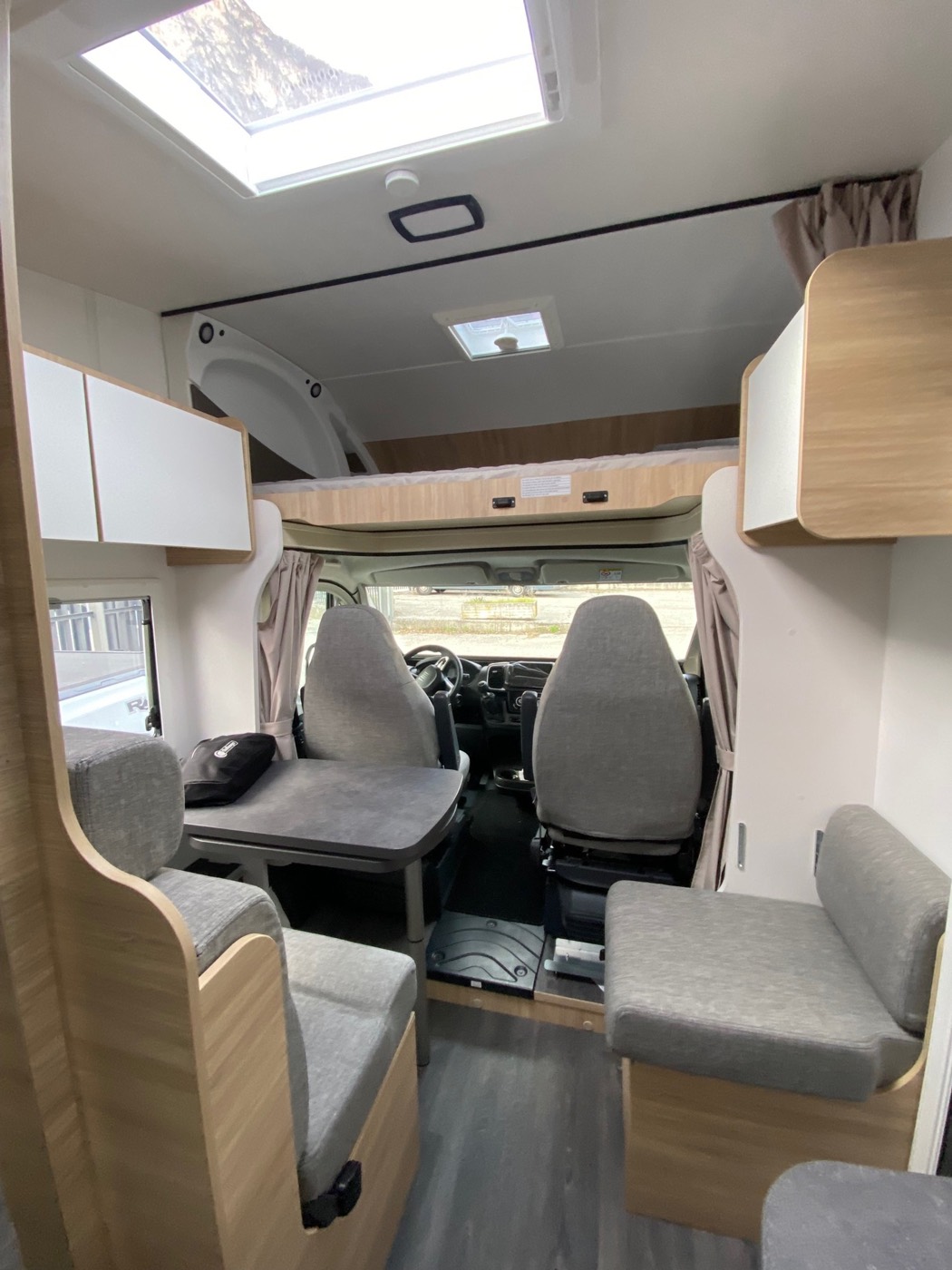 Dinette del Challenger C194